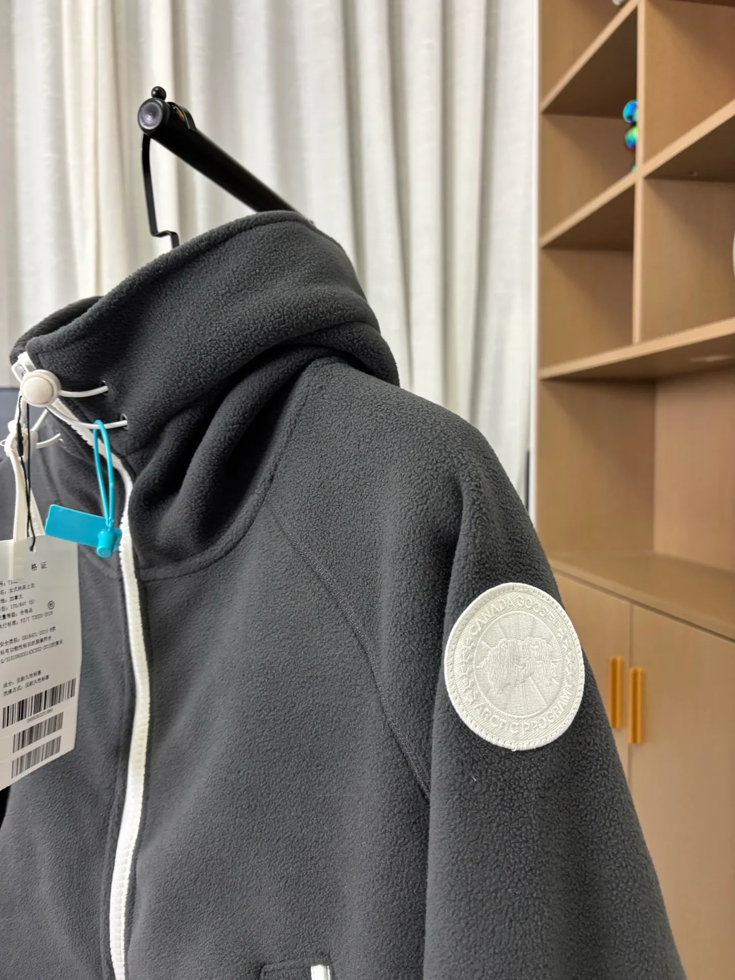 P610 Style number: DC212# [Canada Goose] Canada Goose wool fleece bomber jacket hooded jacket. Classic Chilliwa wool fleece pilot official website 1:1:1 customized model. Canada goose Chilliwa Fce Bomber HUMANATURE, limited white label wool fleece, light gray and white label, really high-end✌️soft and comfortable, not heavy. Buyers who like it should hurry up😈 Color: black gray white Size: S-XL [Picture 9️⃣Size chart]